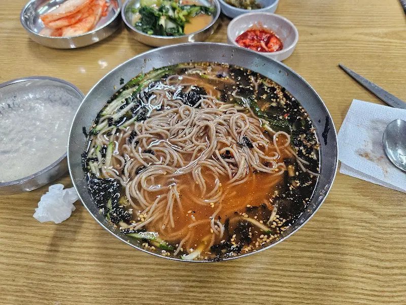 물막국수와 밑반찬