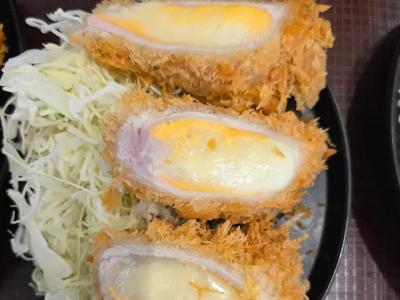 치즈카츠의 단면