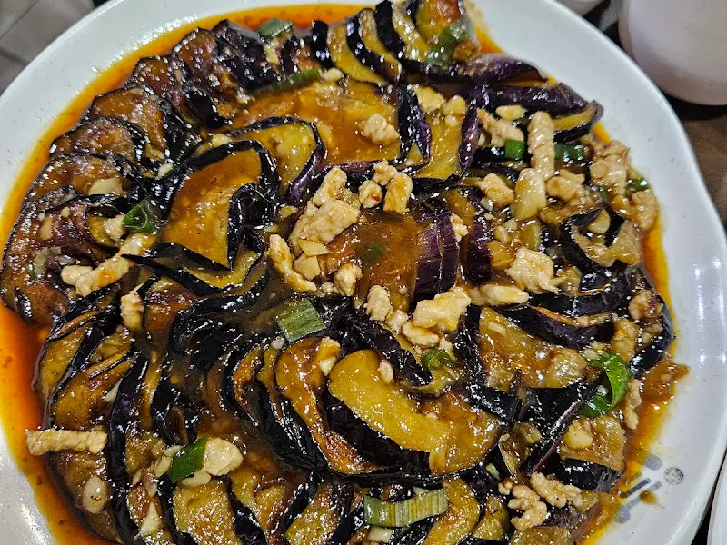 윤기가 흐르는 어향가지