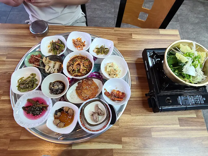 상다리 부러지게 차려진 한 상