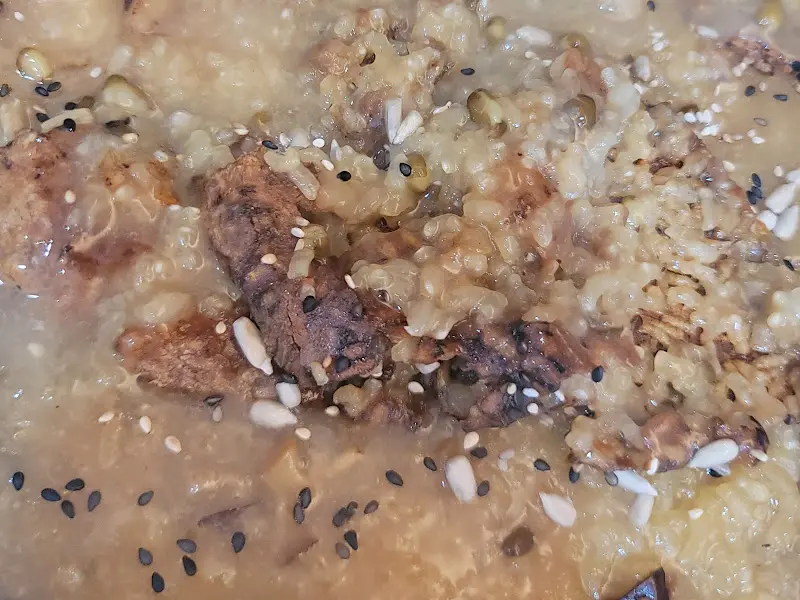 누룽지의 질감이 살아있는 닭백숙