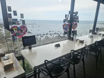 애월 바다를 품은, BTS의 숨결이 깃든 제주 맛집 고등어쌈밥 여정