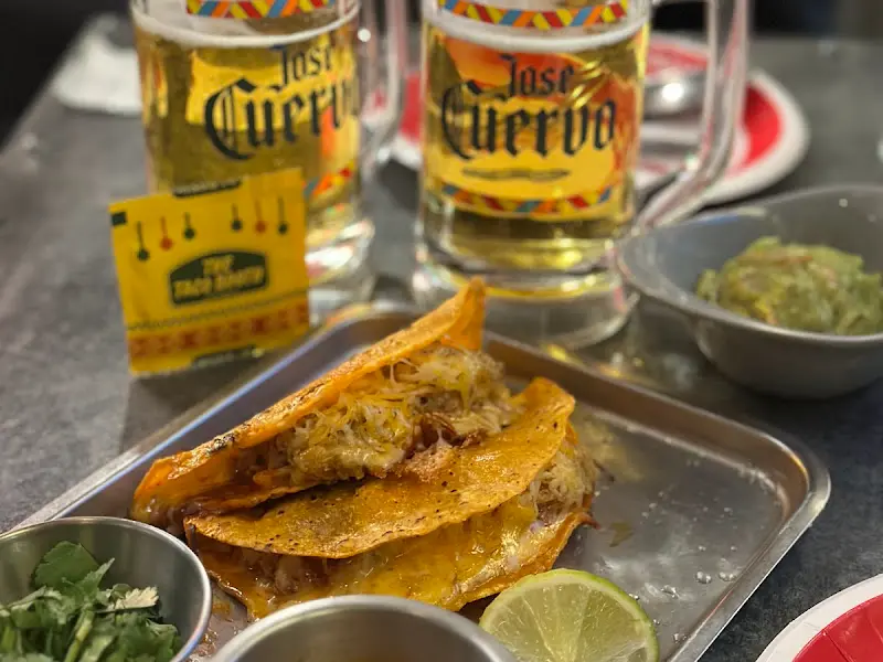 맥주와 함께 즐기는 타코