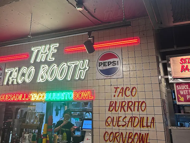 더타코부스 신용산점 내부 인테리어