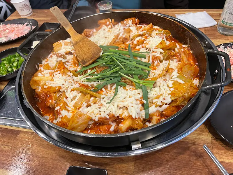 청년낙지 철판요리 (추정)