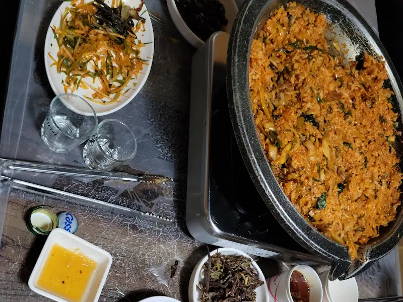 볶음밥과 밑반찬