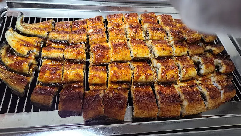 윤기가 자르르 흐르는 장어 구이