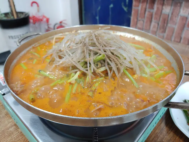 푸짐한 순대국밥 한 상 차림