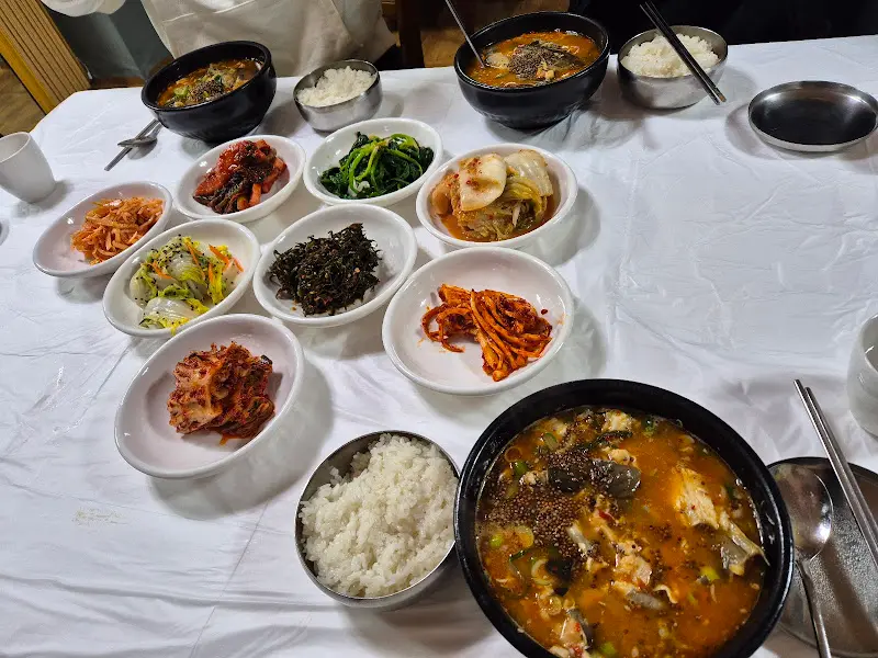 정가식당 전체 상차림