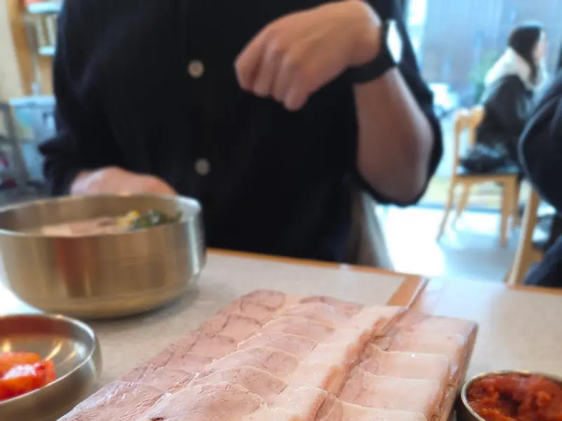 고기국수와 냉수육, 그리고 깍두기