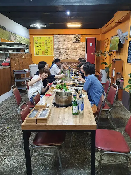 정겨운 식당 내부 풍경