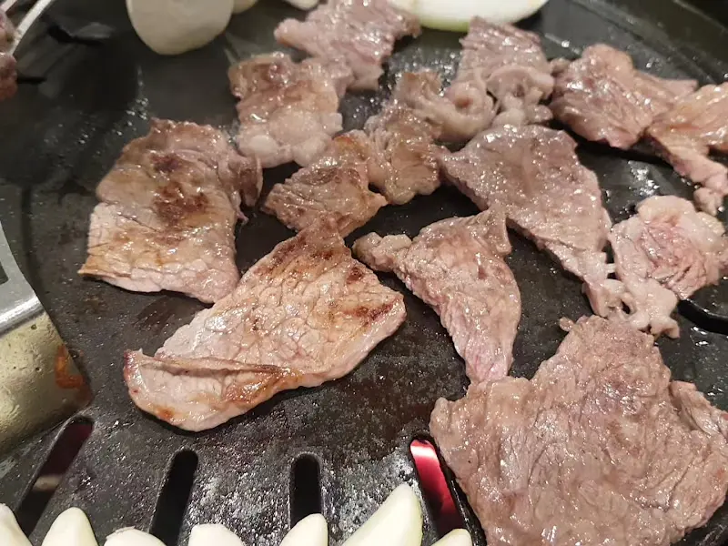 소고기 굽는 모습