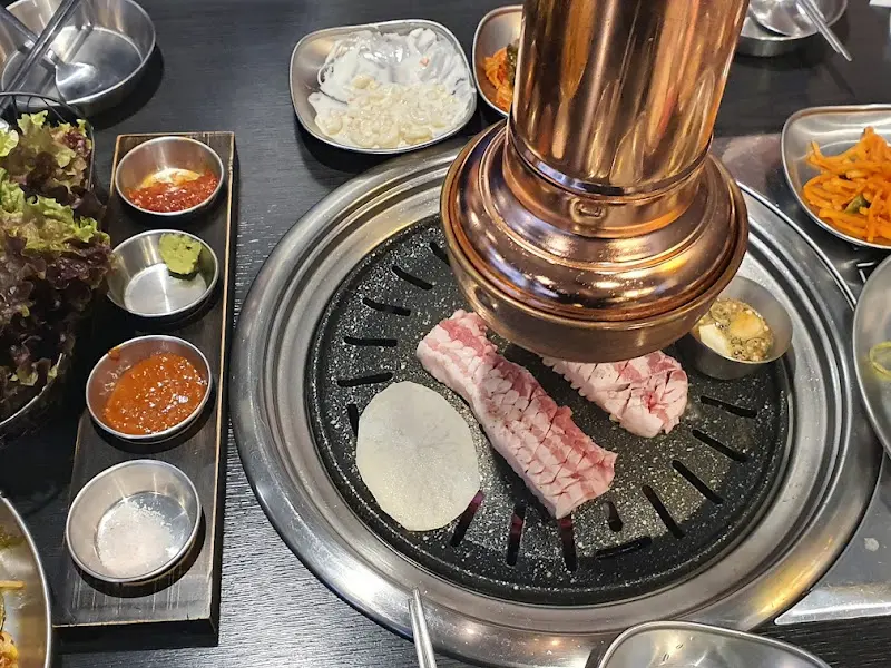 꽃삼겹살과 밑반찬