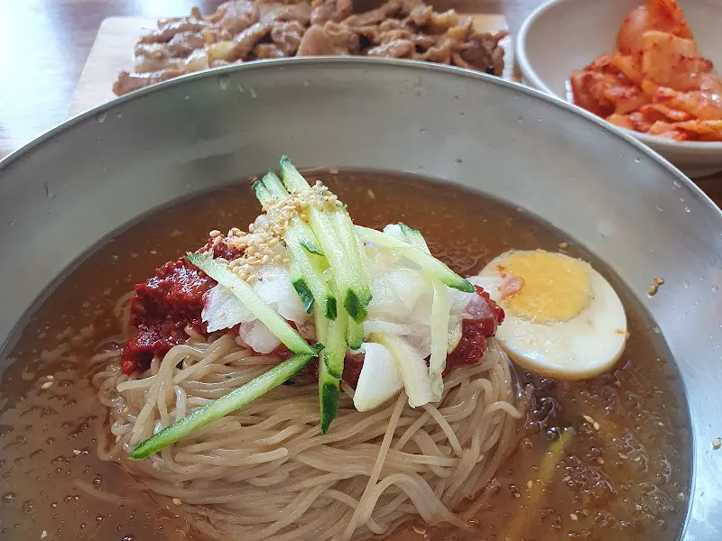 팔곡밀면의 밀면