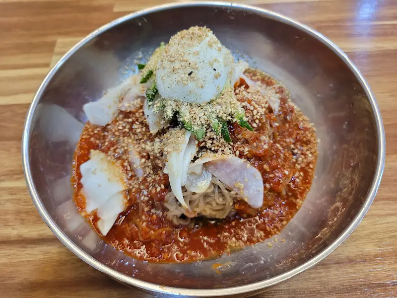 팔곡밀면의 비빔밀면