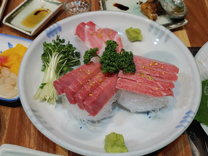 신선한 참치 회