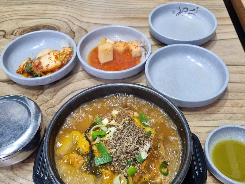 푸짐한 뼈해장국의 모습