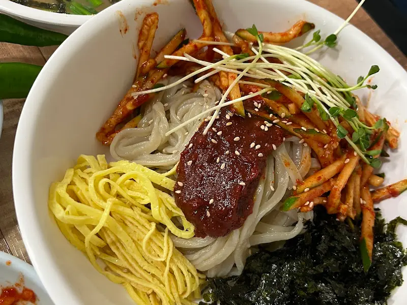 비빔 칡국수