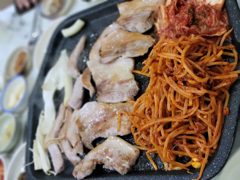 자연석 생삼겹 삼겹살 근접샷