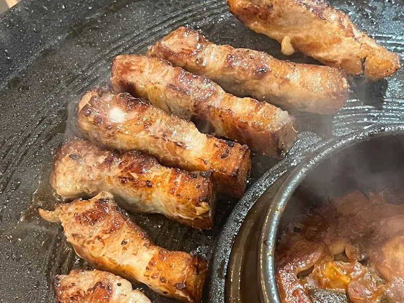 잘 구워진 삼겹살