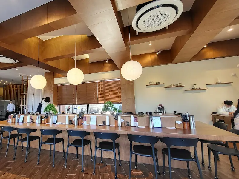 도모도모 내부 인테리어