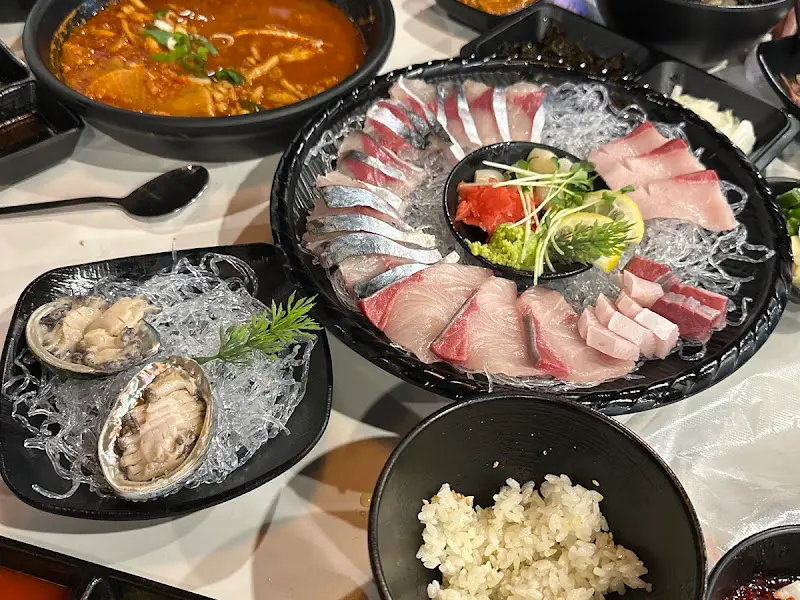 고등어회와 순살갈치조림