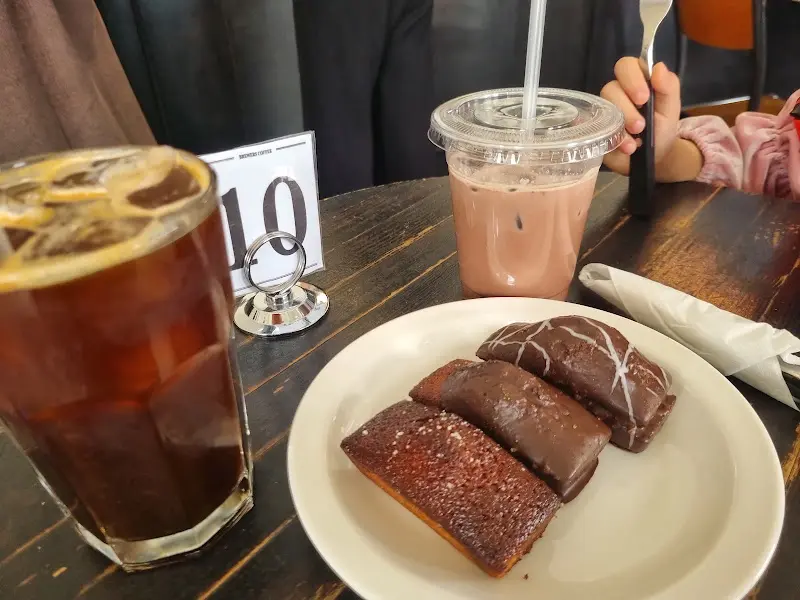 휘낭시에와 음료