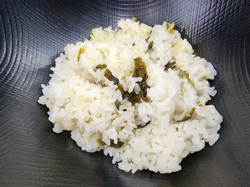 향긋한 곤드레가 섞인 밥