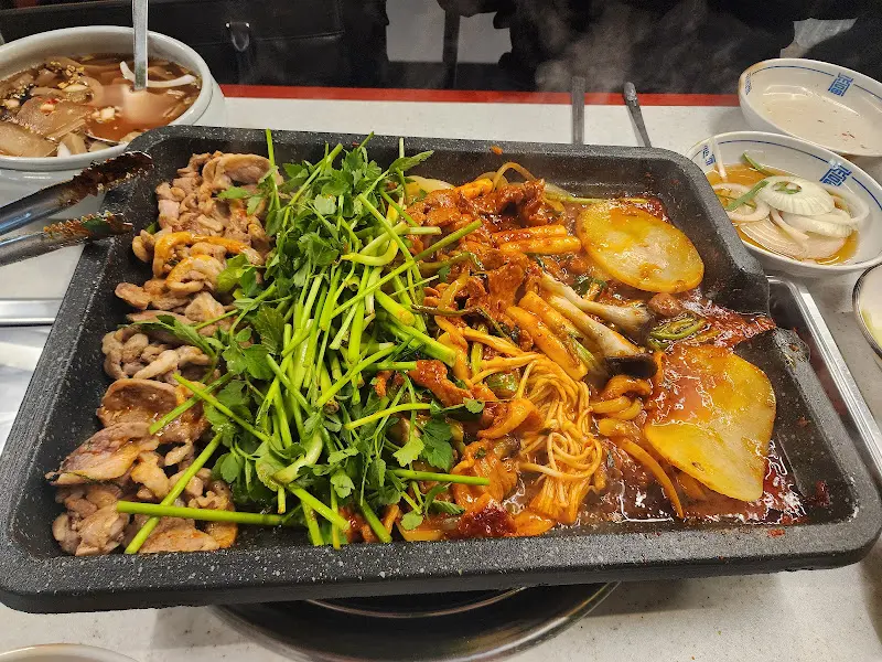 미나리밭 오리사냥 오리 주물럭