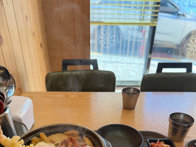 마호가 식당 내부 테이블 사진