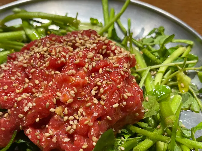 미나리 육회의 모습