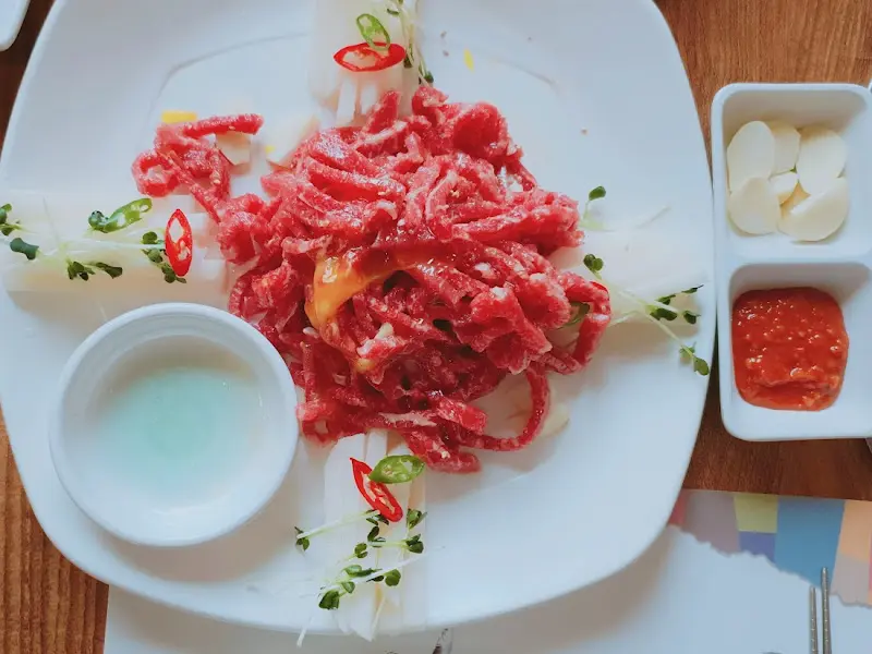 신선한 육회의 자태