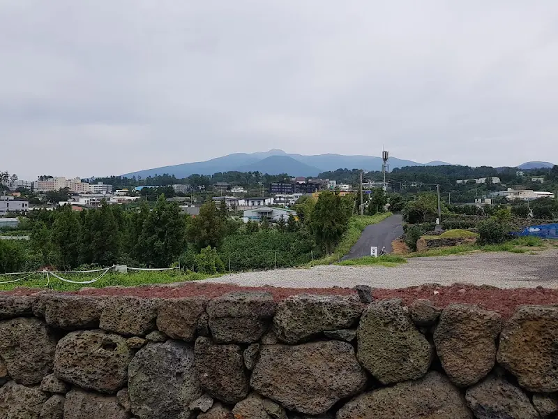 별채 내부, 웨딩 장식으로 꾸며진 공간