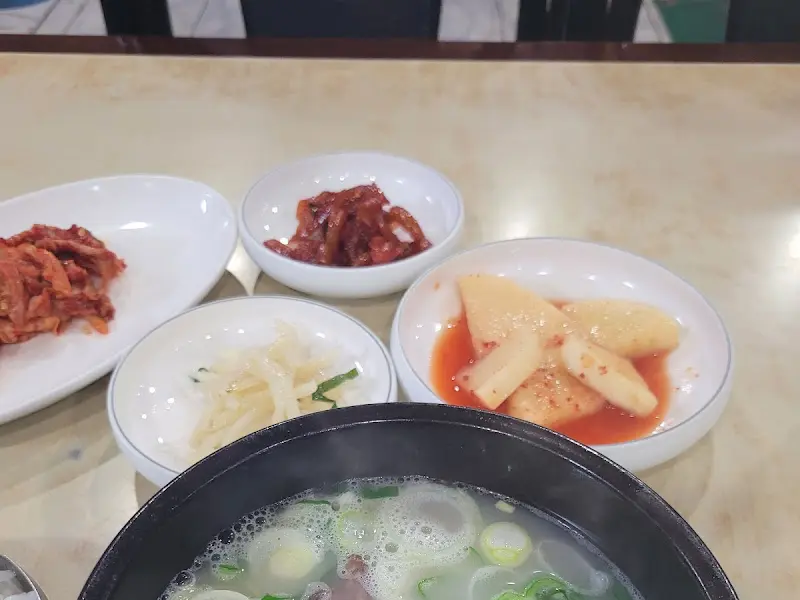 설렁탕과 반찬
