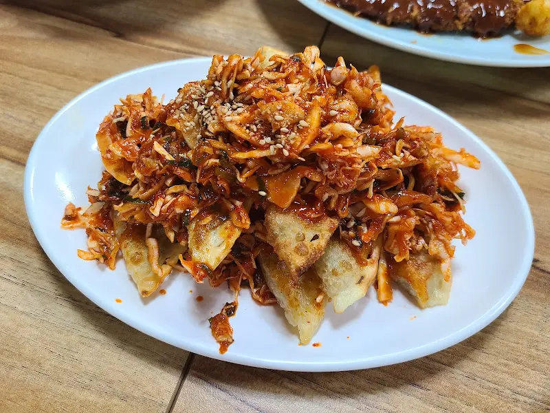 매콤달콤 비빔만두