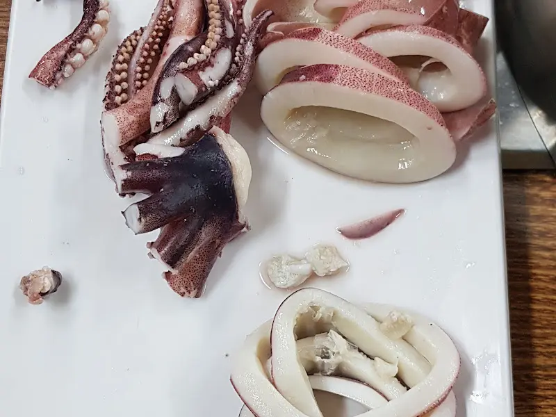 신선한 오징어 숙회