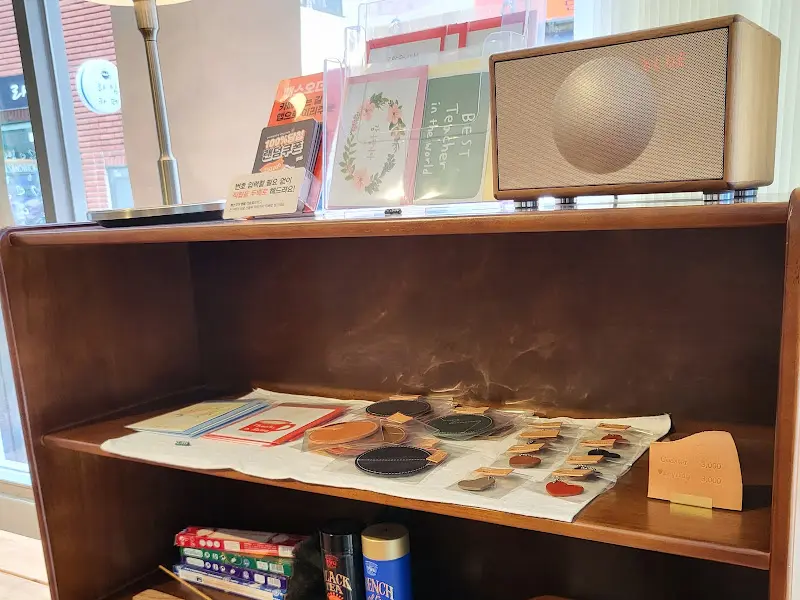 카페 내부 인테리어