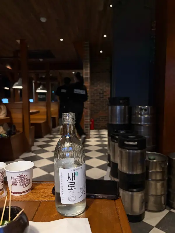 매장의 분위기 있는 실내 인테리어