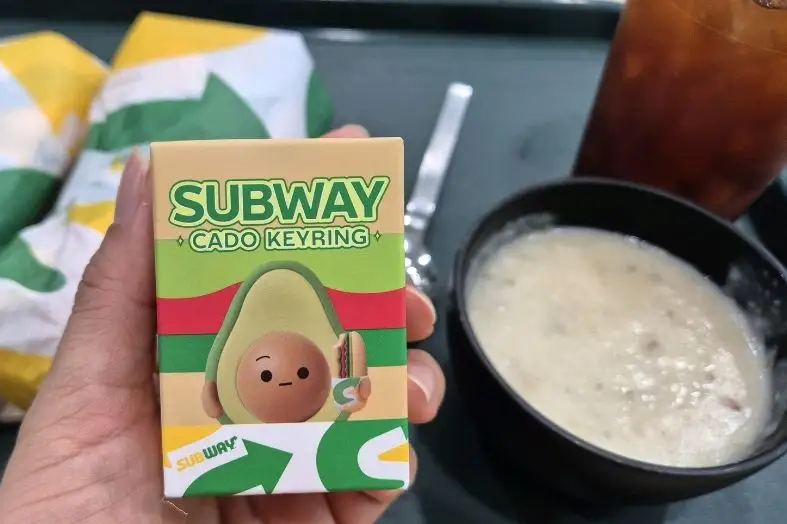 서브웨이 아보카도 키링과 사이드 메뉴