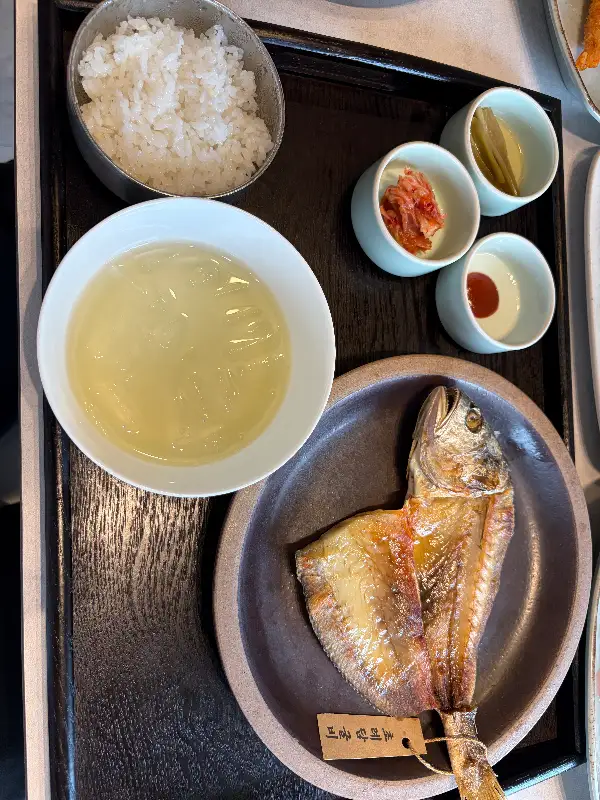 정갈하게 손질된 보리굴비 한상