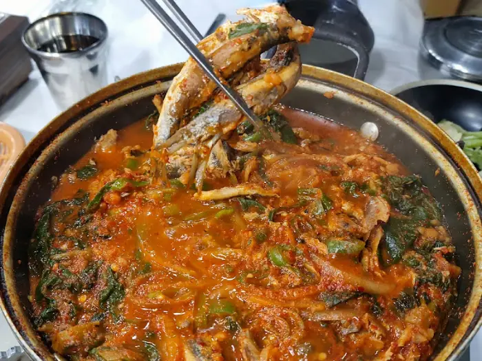 보글보글 끓어오르는 멸치쌈밥