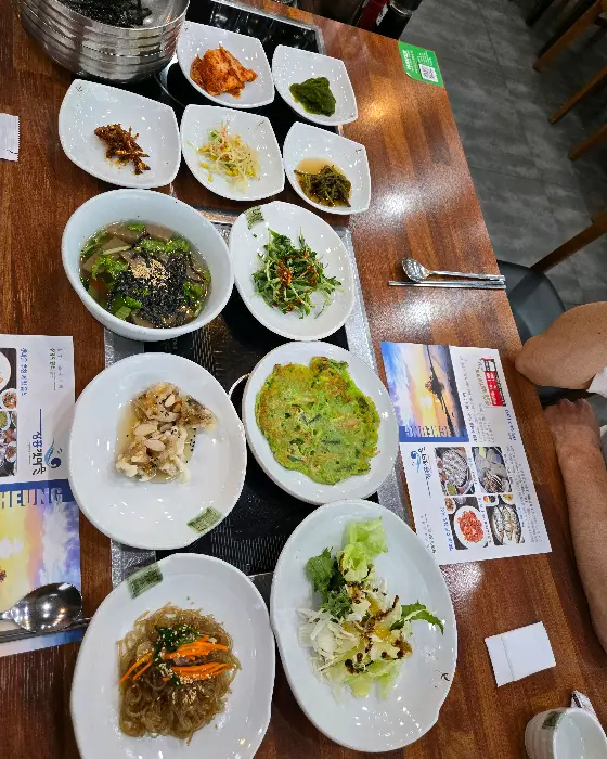 정갈하게 차려진 한상차림