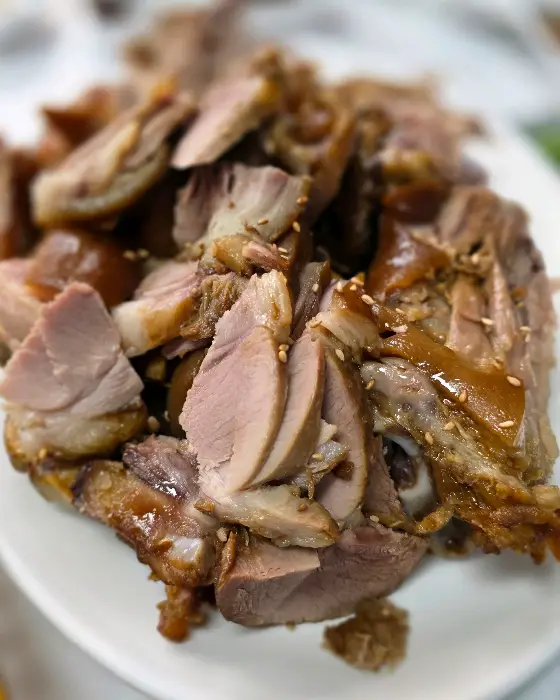 먹음직스러운 황기족발