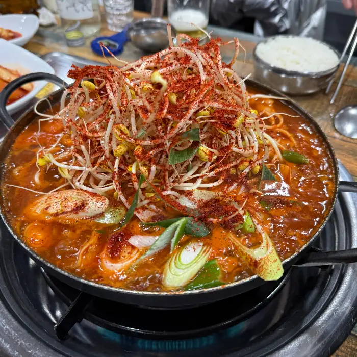 오징어볶음 확대샷