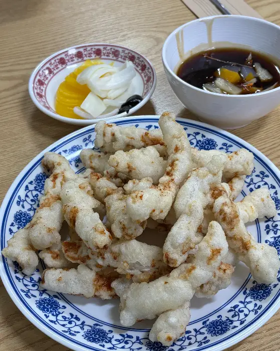 꽈리고추 쟁반짜장 접시 근접 촬영