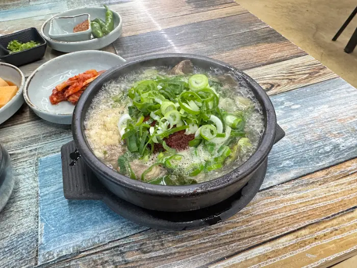 보글보글 끓는 은희네 해장국