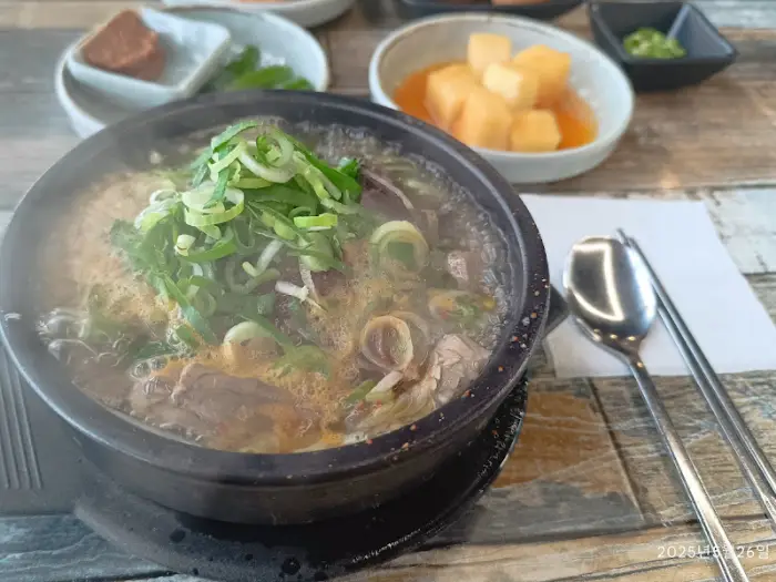 해장국 속 푸짐한 건더기