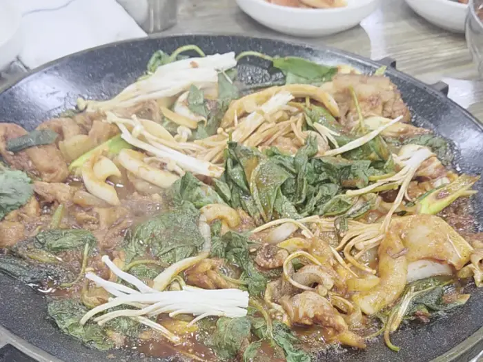 지글지글 익어가는 돼지 주물럭