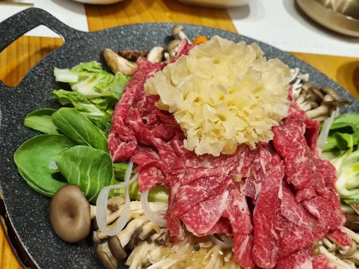 채소와 고기가 푸짐한 불고기 전골