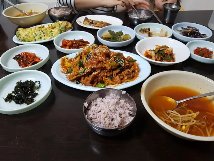 푸짐한 제육볶음